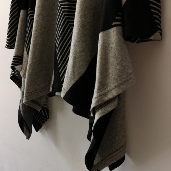 Women's Tunic Top, S-M, Black & Grey, Super-soft - Picture 3 of 6